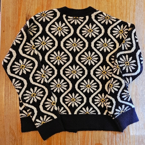 Volcom Daisy Cardigan 💛🖤🤍 - Picture 3 of 10